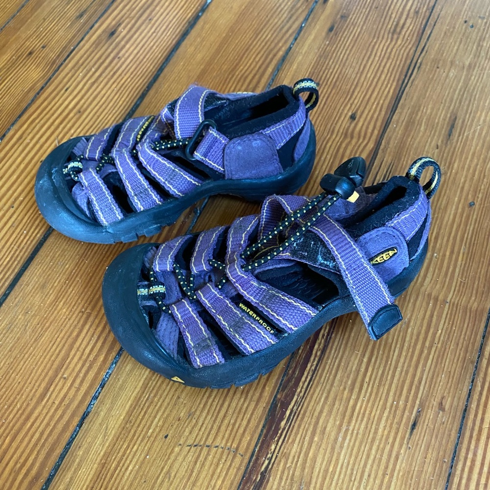 GUC Keen Newport size T9 purple